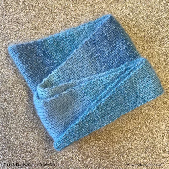 Dreiecksschal Hohe Warte mehrfach zusammengefaltet um die Spitzen zu sehen