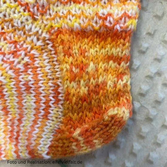 Sneakersocken "Motte" Strickanleitung verstärkte Käppchenferse stricken