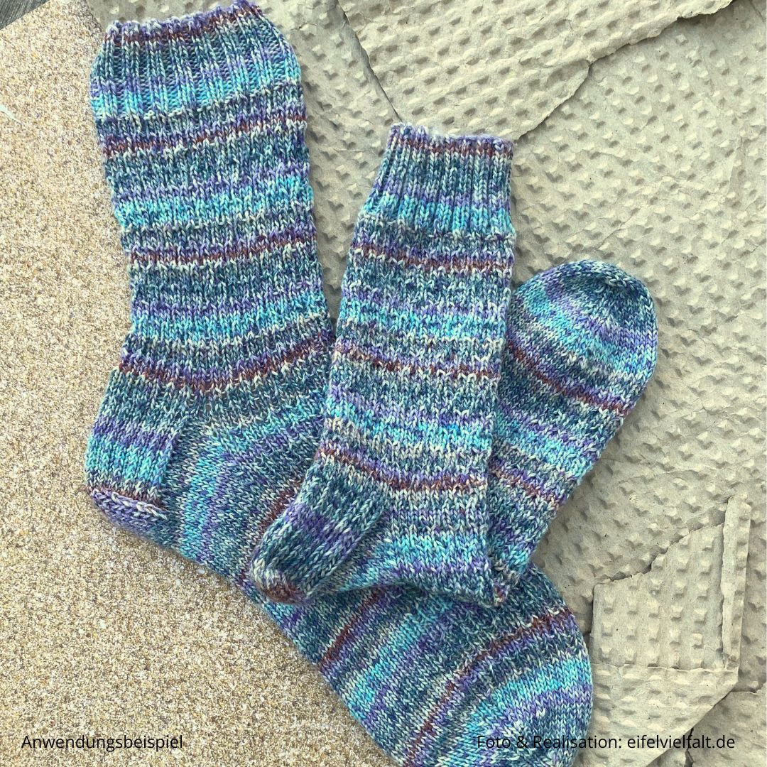 handgestrickte Sneakersocken mit Broken Seed Stitch und doppeltem Bündchen