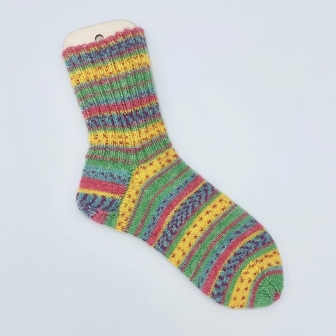 Gesocks Opal Sockenwolle handgestrickte Socken Laubgeflüster Vogelzwitschern Gr. 40/41 ohne Naht Rippentechnik auf Sockenbrett