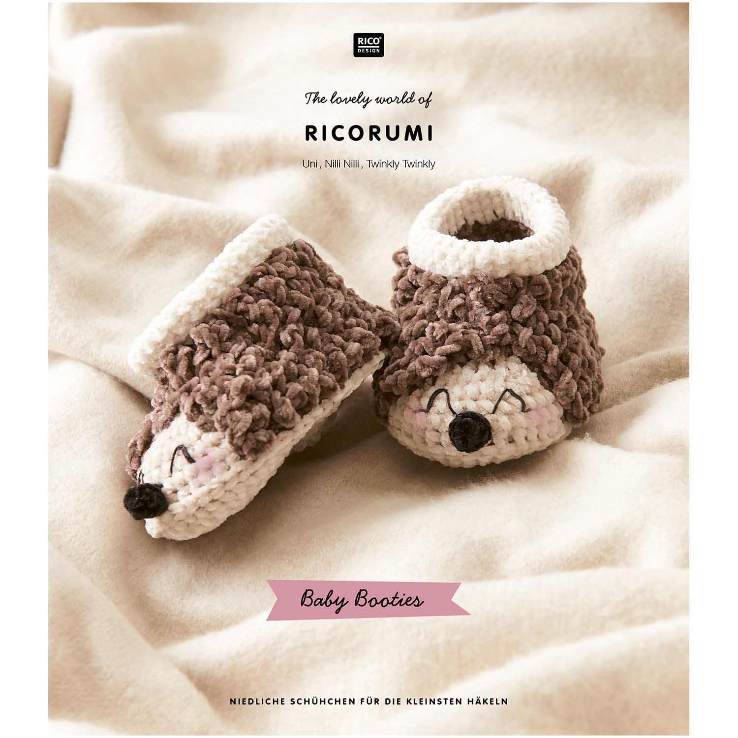 Anleitungsheft Baby Booties Titelseite Ricorumi Nilli Nilli häkeln Schühchen Babyschuhe