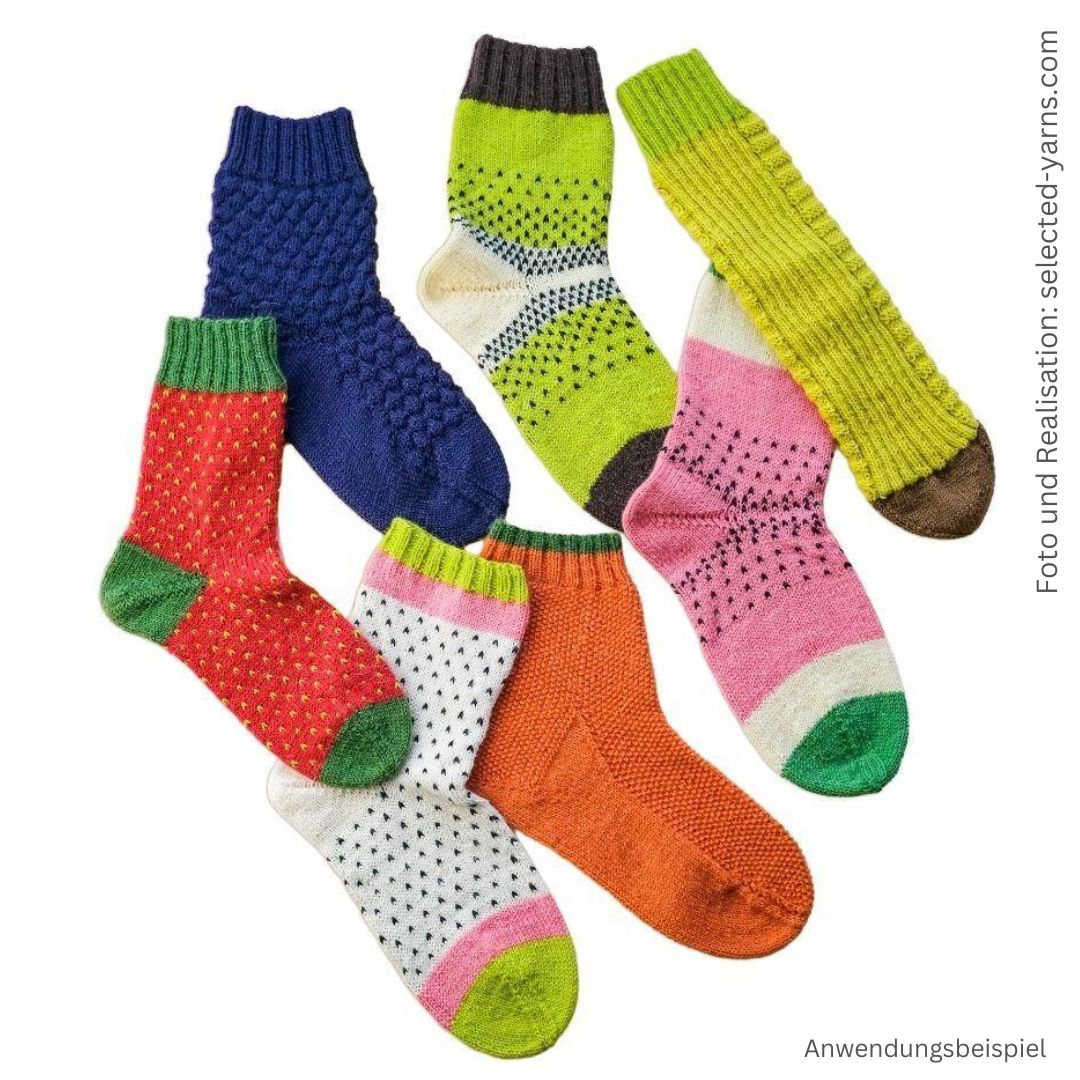 Anleitungsheft für Socken im Obststil z. B.
Banane, Blaubeere, Wassermelone, Orange, Drachenfrucht, Erdbeere, Kiwi mit Kremke Soul Wool Edelweiß Alpaka 4-fach