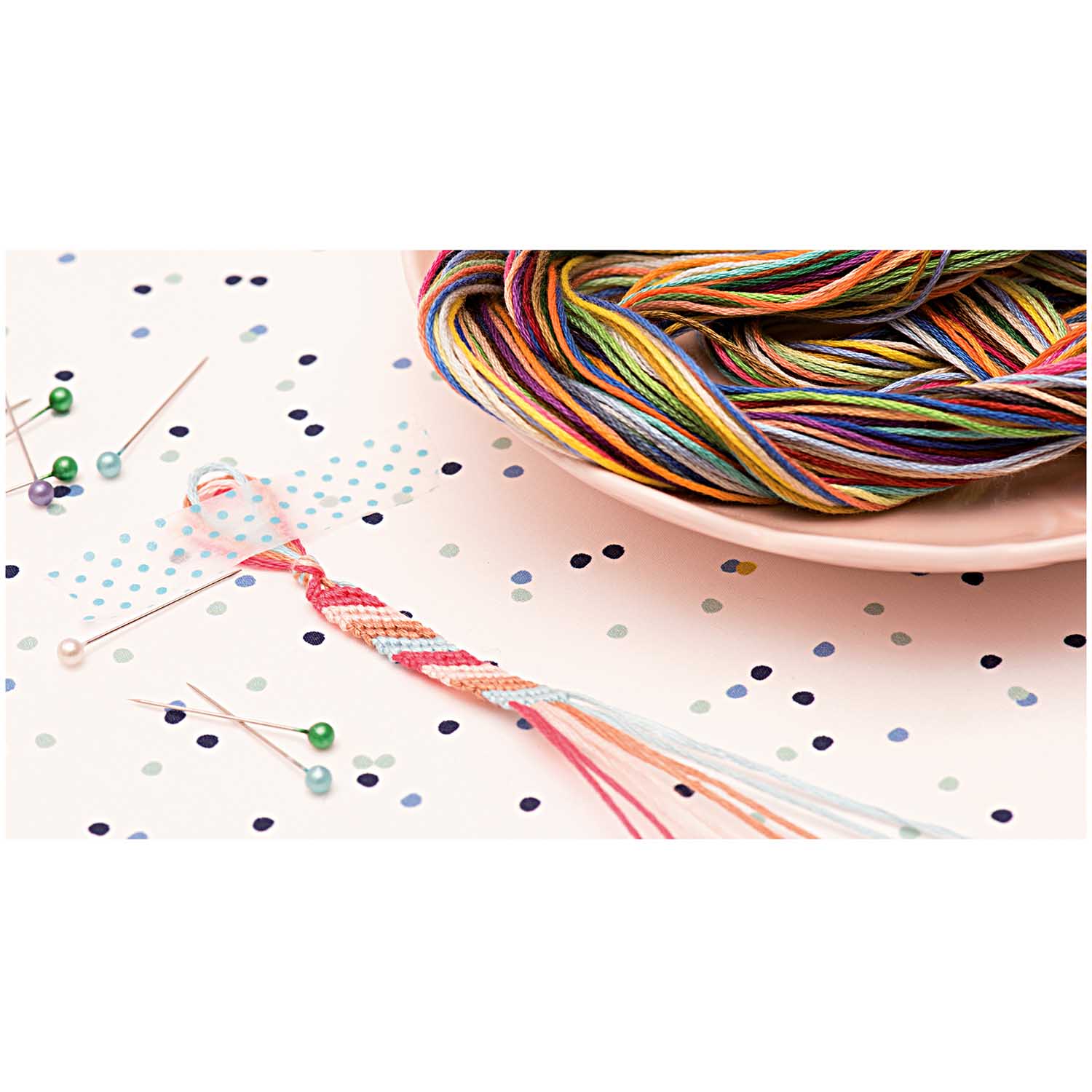 Stickgarn Sticktwist bunt Muster Freundschaftsbändchen