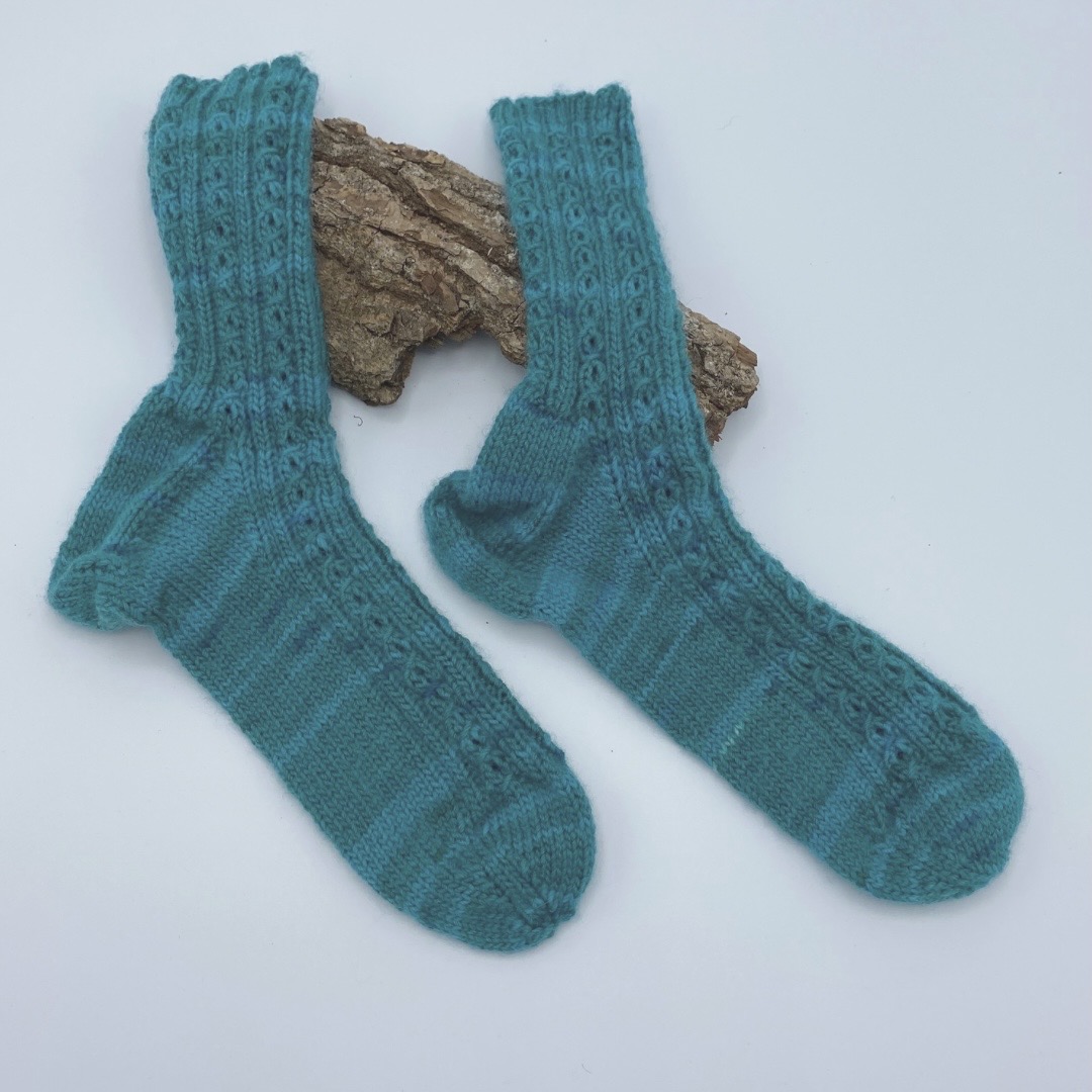 Gesocks handgestrickte Socken Kaschmir türkis Kaffeeböhnchen