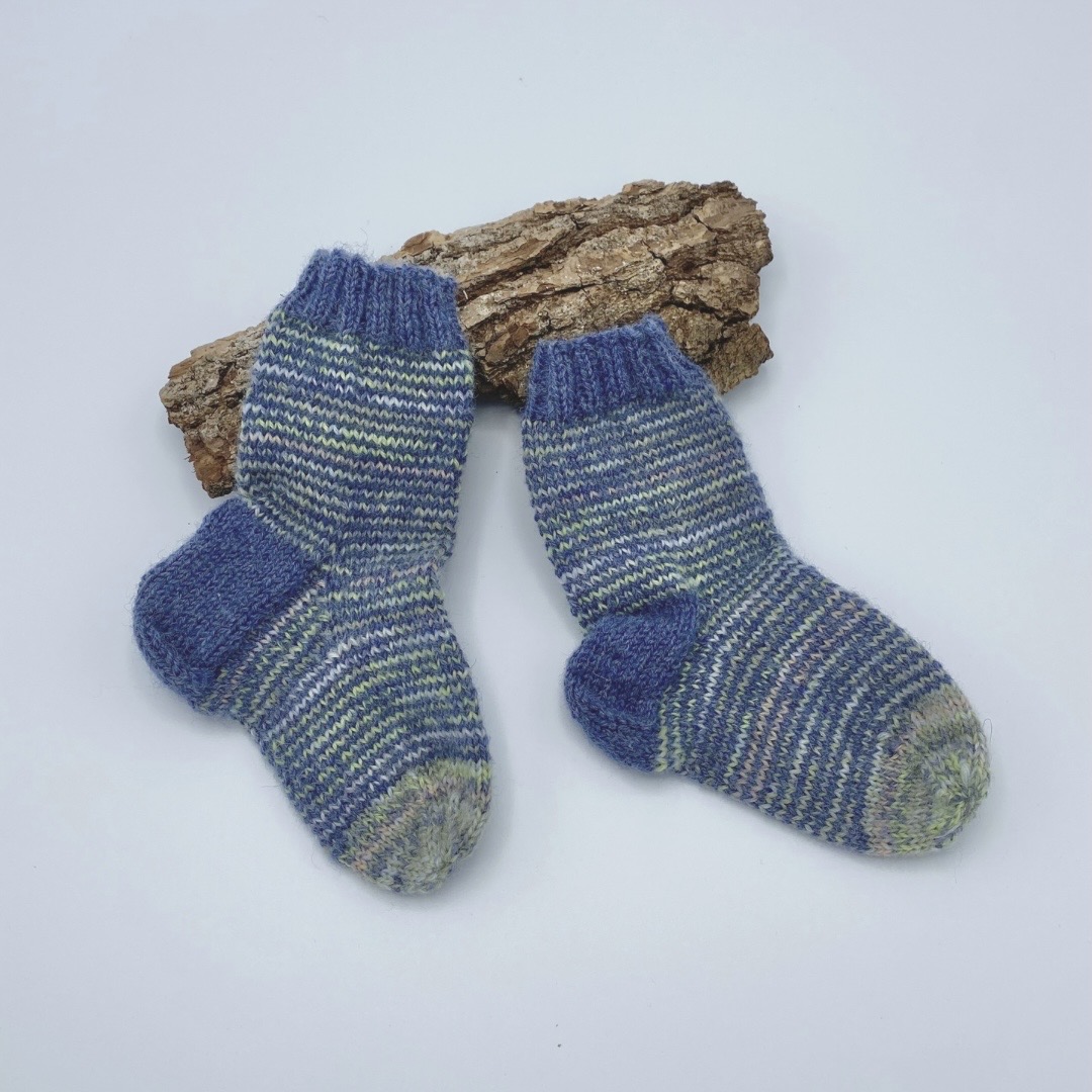 Gesocks Stricksocken handgestrickt blau grün geringelt