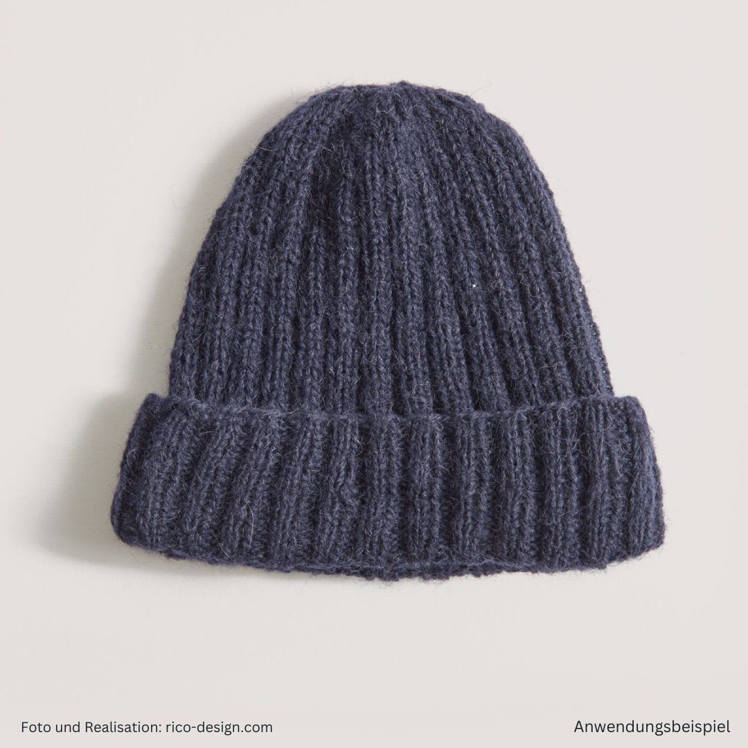 Made by Me Men Nr 3 Strickanleitung Mütze blau-grau mit großen Rippen gestrickt