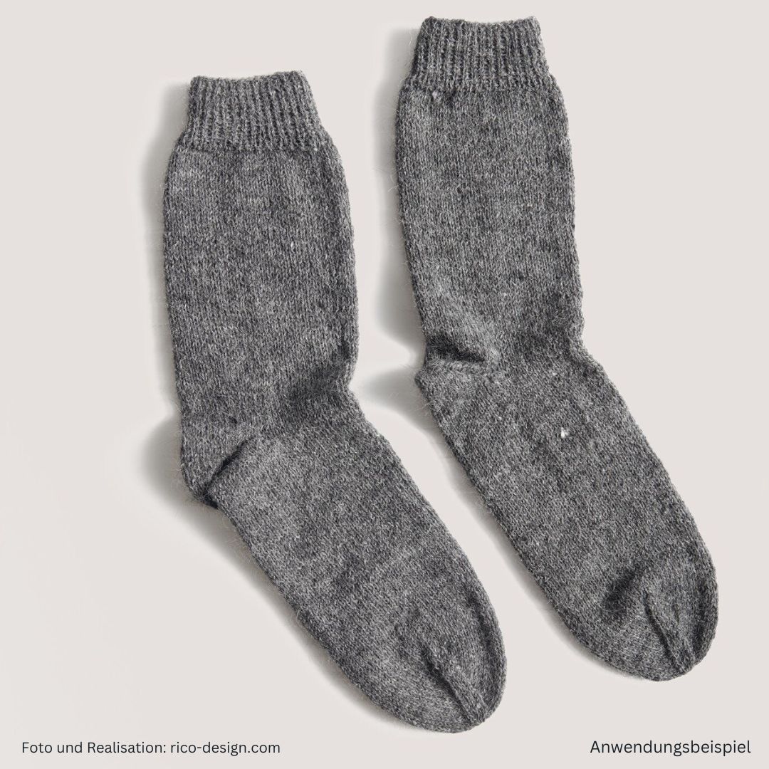 Made by Me Men Nr 3 Strickanleitung Socken hellgrau