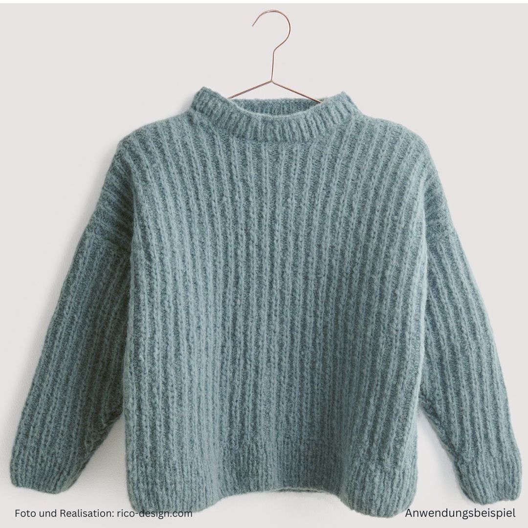 Anleitungsheft zum Stricken Luxury Knits Premium Natural Fibres - Pullover in Halbpatent in eisblau