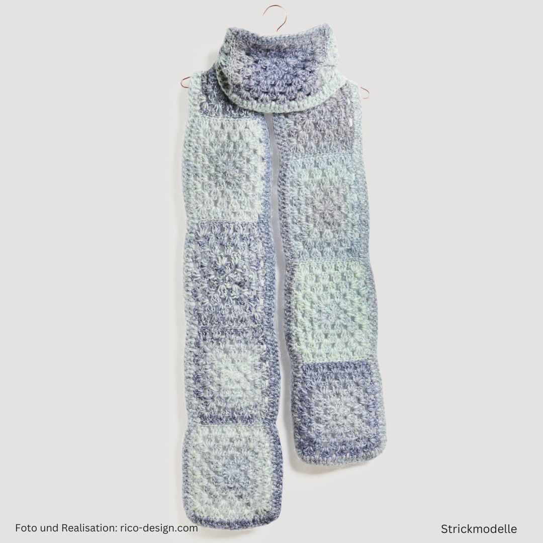 Lovewool Nr. 21 Häkelanleitung Schal aus Grannys in blau / weiß und grau