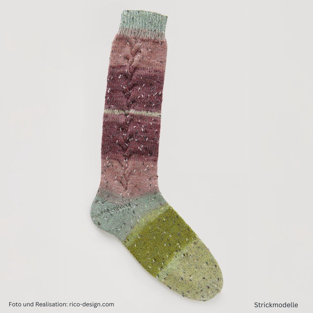 Lovewool Nr. 21 Strickanleitung Socken gestrickt aus Cashmeri mit Beilaufgarn in Tweed