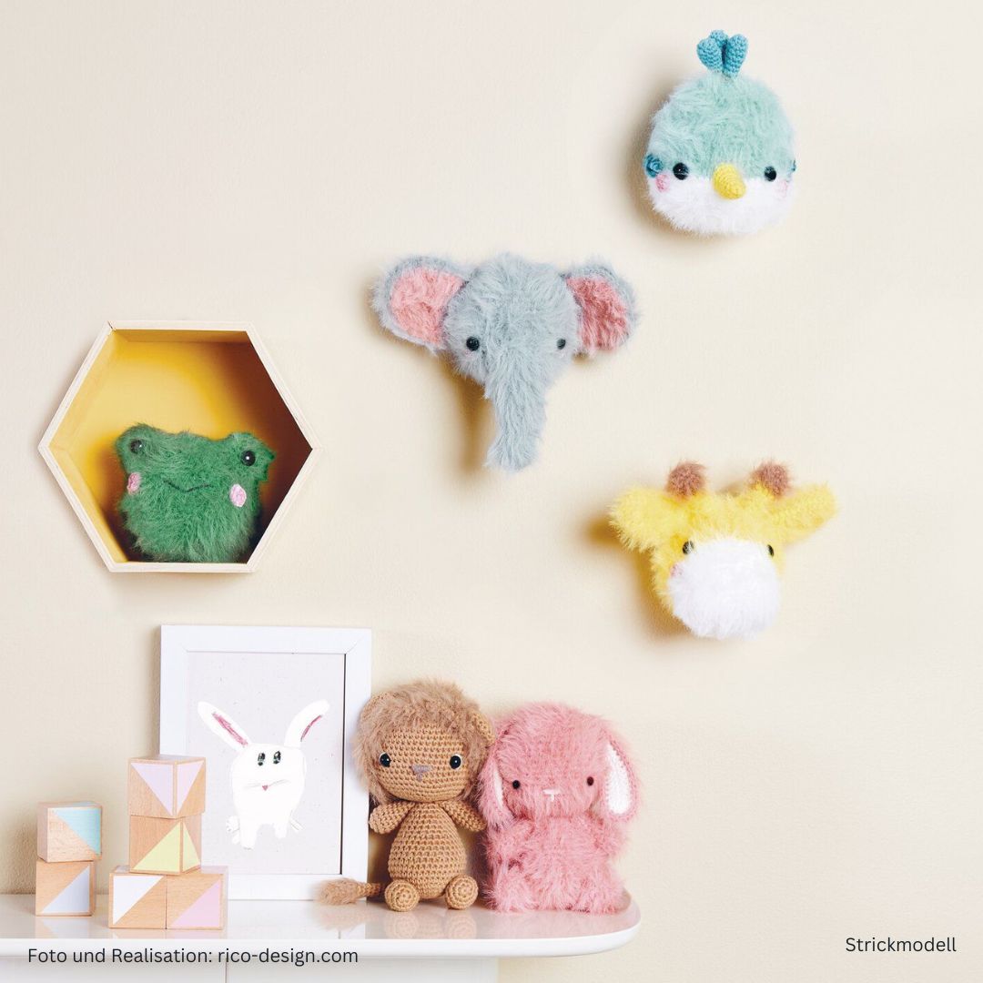 Ricorumi Furry Furry 25g 175m Flauschgarn Beilaufgarn Modelle Vogel Elefant Giraffe Löwe und Kaninchen im Regal im Kinderzimmer