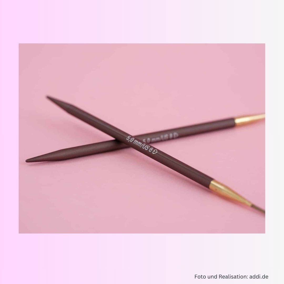 	

addiMystic Lace Rundstricknadel Aluminium Nadelspitzen eloxiert 60cm Seillänge Nahaufnahme der Nadelspitzen mit ihrer edlen Farbe in warm-violett