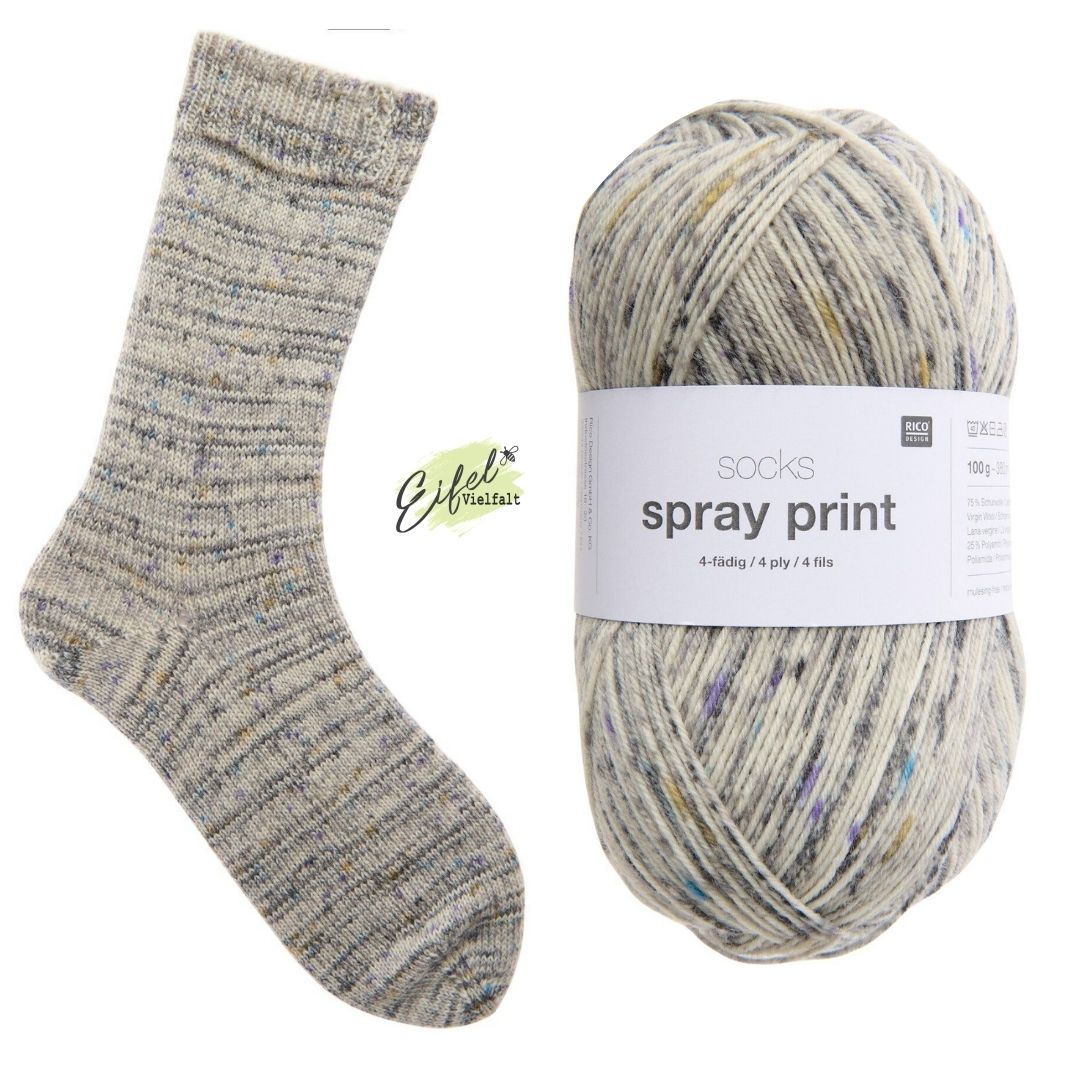 	

Sockenwolle Socks Spray Print 4-fädig 100g 380m von Rico-Design Farbe 006 stones mit gestrickter Socke und Knäuel