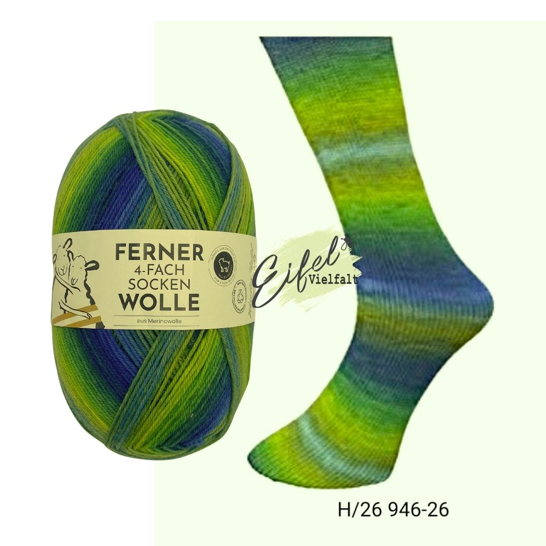 Ferner Sockenwolle 4-fach 100g 420m dargestellt als Knäuel und gestrickte Socke - Farbe Nr. 946 Good Vibes in dunkelblau dunkelgrün blattgrün gelbgrün