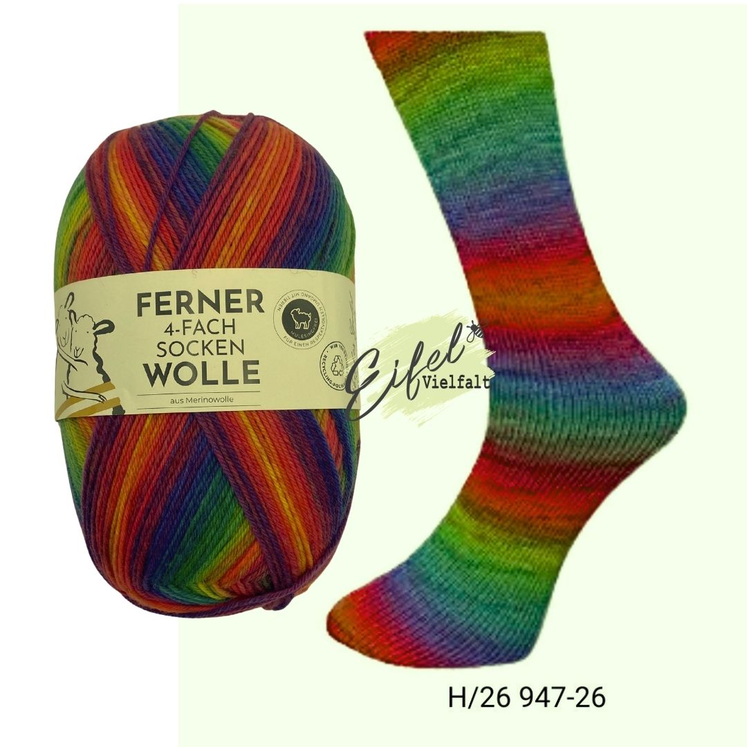 Ferner Sockenwolle 4-fach 100g 420m dargestellt als Knäuel und gestrickte Socke - Farbe Nr. 947 Rainbow in grün lila rot weinrot orange gelbgrün